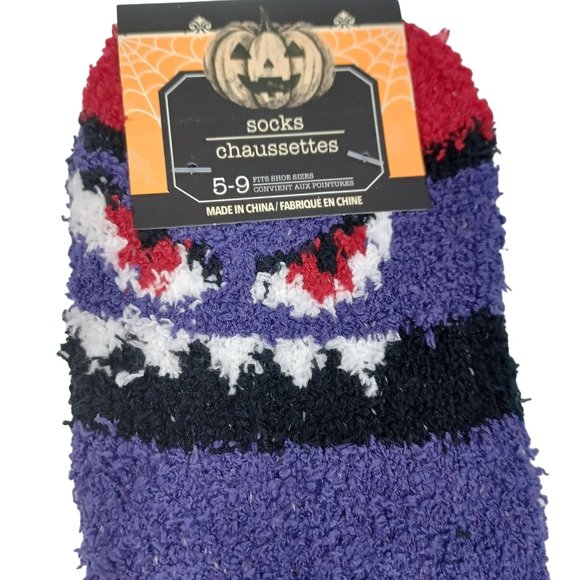NWT Women's Halloween Fuzzy Socks Red Eyes Soft & Warm Size 5-9 Short Crew - Picture 2 of 6